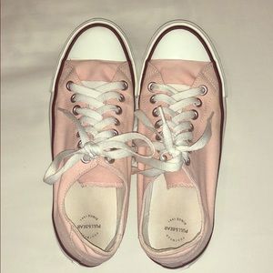 Really cute pink sneakers!